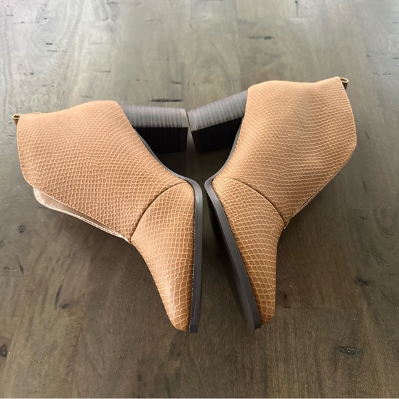 New Journee Collection Bellamy Tan Bootie Size 10 New In Box - Picture 9 of 15